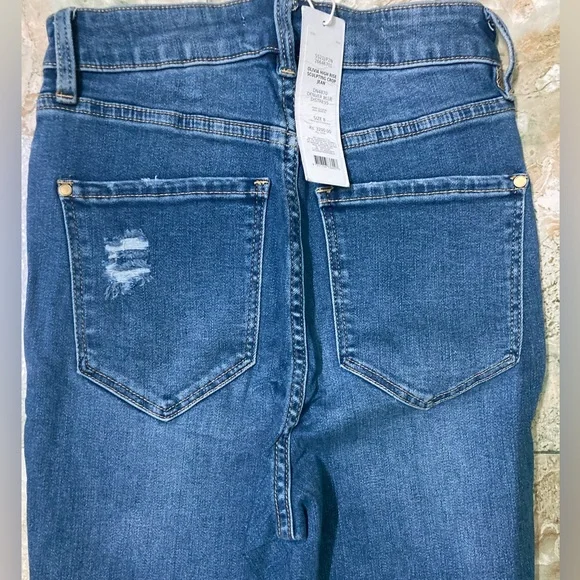 Forever New - Olivia High Rise Sculpting Crop Jean - Picture 3 of 5